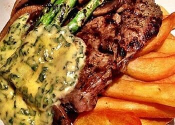 Steak and Chips with Bernaise Sauce