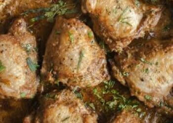 Chicken in Garlic and Walnut Sauce