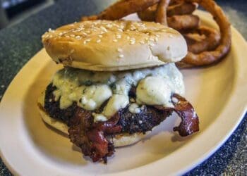 Bacon and Blue Burgers - TheRecipe.Website