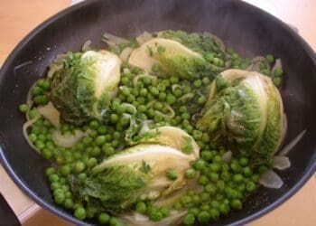 Braised Lettuce with Peas and Lemon - TheRecipe.Website