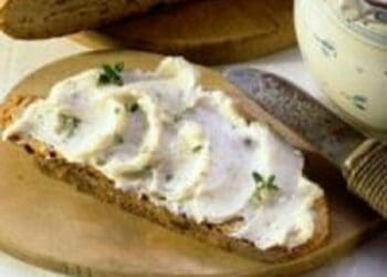 goat-cheese-and-garlic-spread-crema-formaggio-allolio