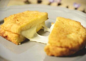 Warm Mozzarella Sandwich - Mozzarella in Carrozza - TheRecipe.Website