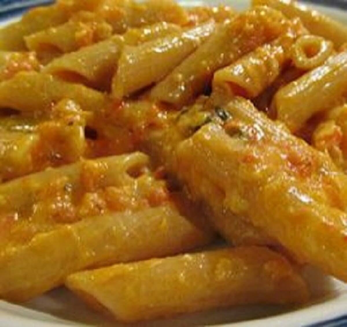 Rigatoni in Vodka Cream Sauce - Rigatoni alla Bettola