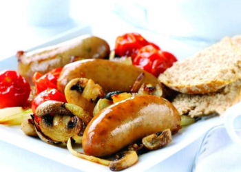 Sausages with Tomato Onion & Mushroom Relish - TheRecipe.Website