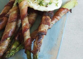 Eggs with Aspragus and Soldiers - TheRecipe.Website