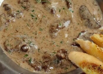 Mushroom and Shallot Sauce Recipe - TheRecipe.Website