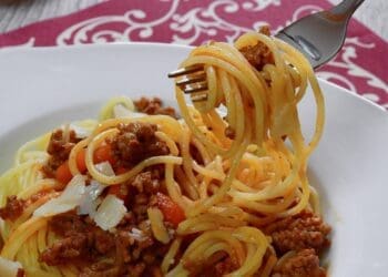 Super Easy Spaghetti Bolonese Recipe - TheRecipe.Website