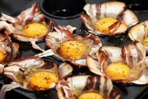 Baked Bacon and Egg Cups Recipe - TheRecipe.Website