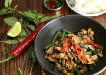 Thai Green Bean and Chicken Stir Fry Recipe - TheRecipe.Website