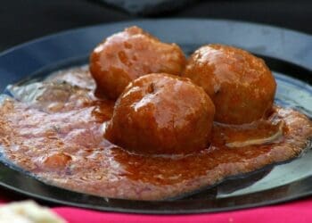 Meatballs with Curry Sauce Recipe - TheRecipe.Website