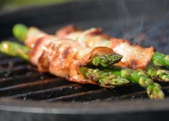 Bacon and Sriracha Asparagus Recipe - TheRecipe.Website