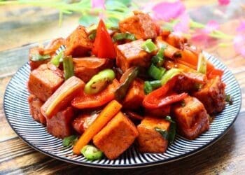 Crispy Tofu with Vegetables in Spicy Sauce Recipe - TheRecipe.Website