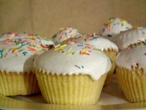 Iced Cup Cakes Recipe - TheRecipe.Website