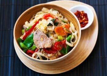 Thai Noodles with Ginger Pork Recipe - TheRecipe.Website