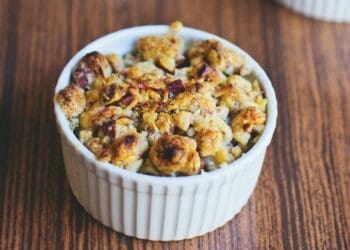 Apple and Raisin Crumble Recipe - TheRecipe.Website