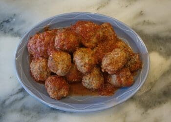 Spicy Meatballs in Tomato Sauce Recipe - TheRecipe.Website