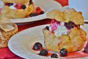Blueberries and Cream Puff Pastries Recipe - TheRecipe.Website