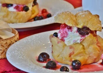 Blueberries and Cream Puff Pastries Recipe - TheRecipe.Website