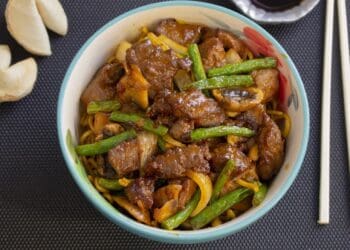 Beef with Peppers, Green Beans, and Egg Noodles Recipe - TheRecipe.Website