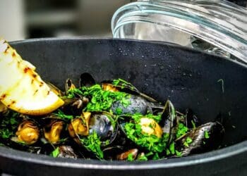 Simple Mussels Recipe - TheRecipe.Website