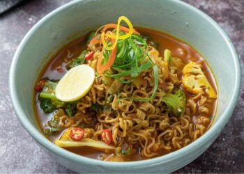 Spicy Vegetable Noodles Recipe - TheRecipe.Website