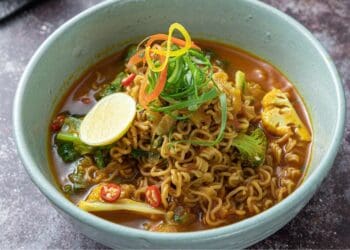 Spicy Vegetable Noodles Recipe - TheRecipe.Website
