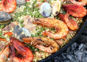 Prawn and Clam Paella Recipe - TheRecipe.Website