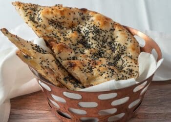 Sesame Naan Bread Recipe - TheRecipe.Website
