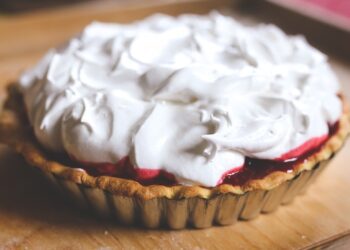 Strawberry Meringue Tart Recipe - TheRecipe.Website