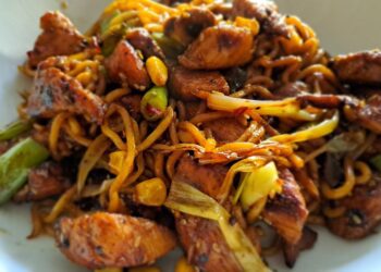 Chicken Noodle Stir Fry Recipe - TheRecipe.Website